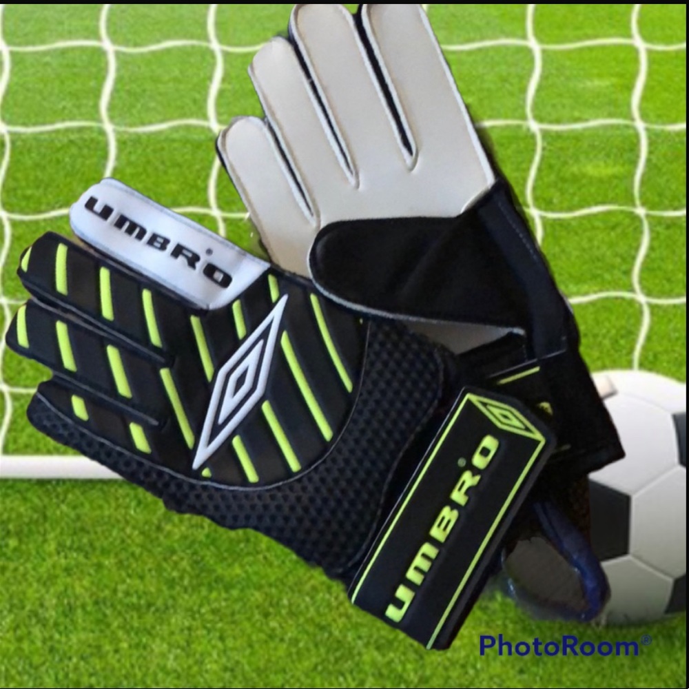 BNIP Umbro Barrier Goal Keeper Gloves